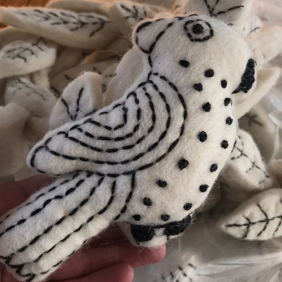 Anthropologie stitched  felted bird song garland - Picture 3 of 5